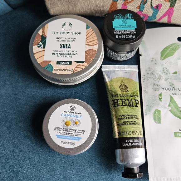 The Body Shop 6 piece Self Care Set with Zipper Pouch NWT - Picture 4 of 5